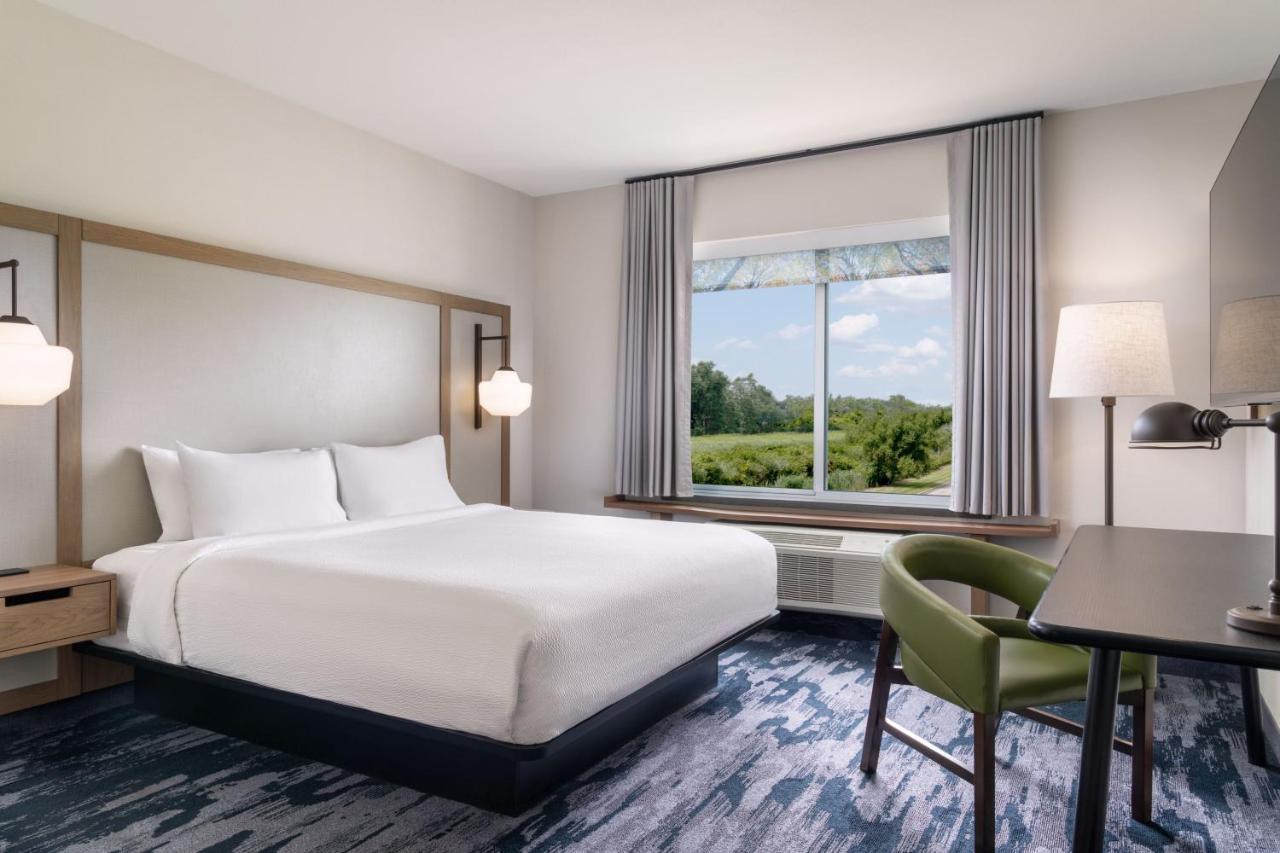 Fairfield Inn & Suites By Marriott Cleveland Tiedeman Road Brooklyn Exterior photo