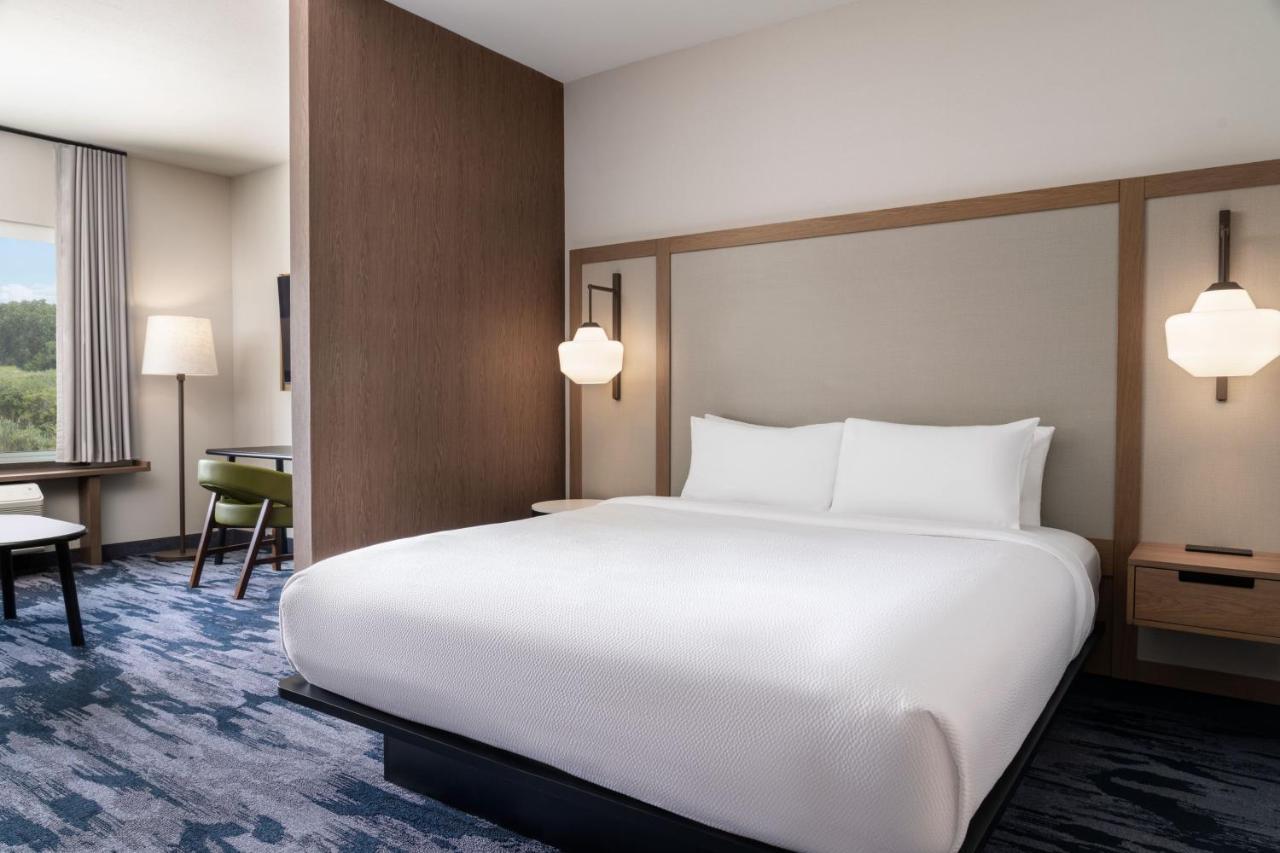 Fairfield Inn & Suites By Marriott Cleveland Tiedeman Road Brooklyn Exterior photo