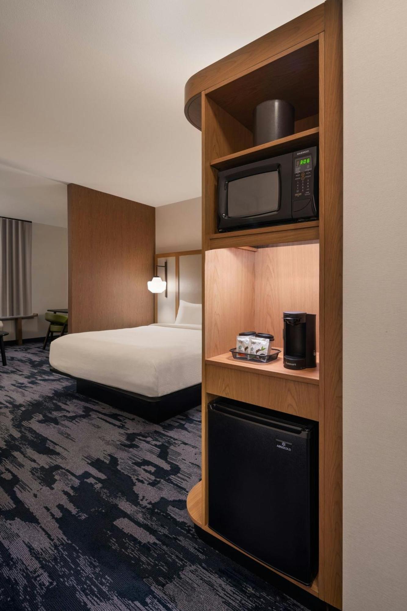 Fairfield Inn & Suites By Marriott Cleveland Tiedeman Road Brooklyn Exterior photo